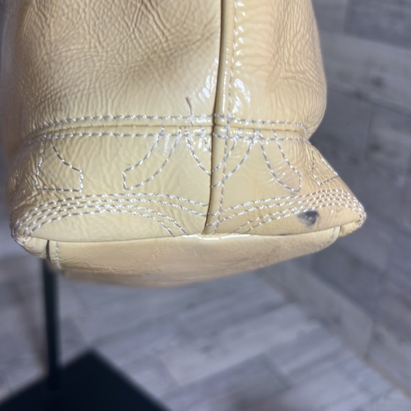 Coach patent leather (full grain cowhide) tote Rare EUC - Picture 3 of 16